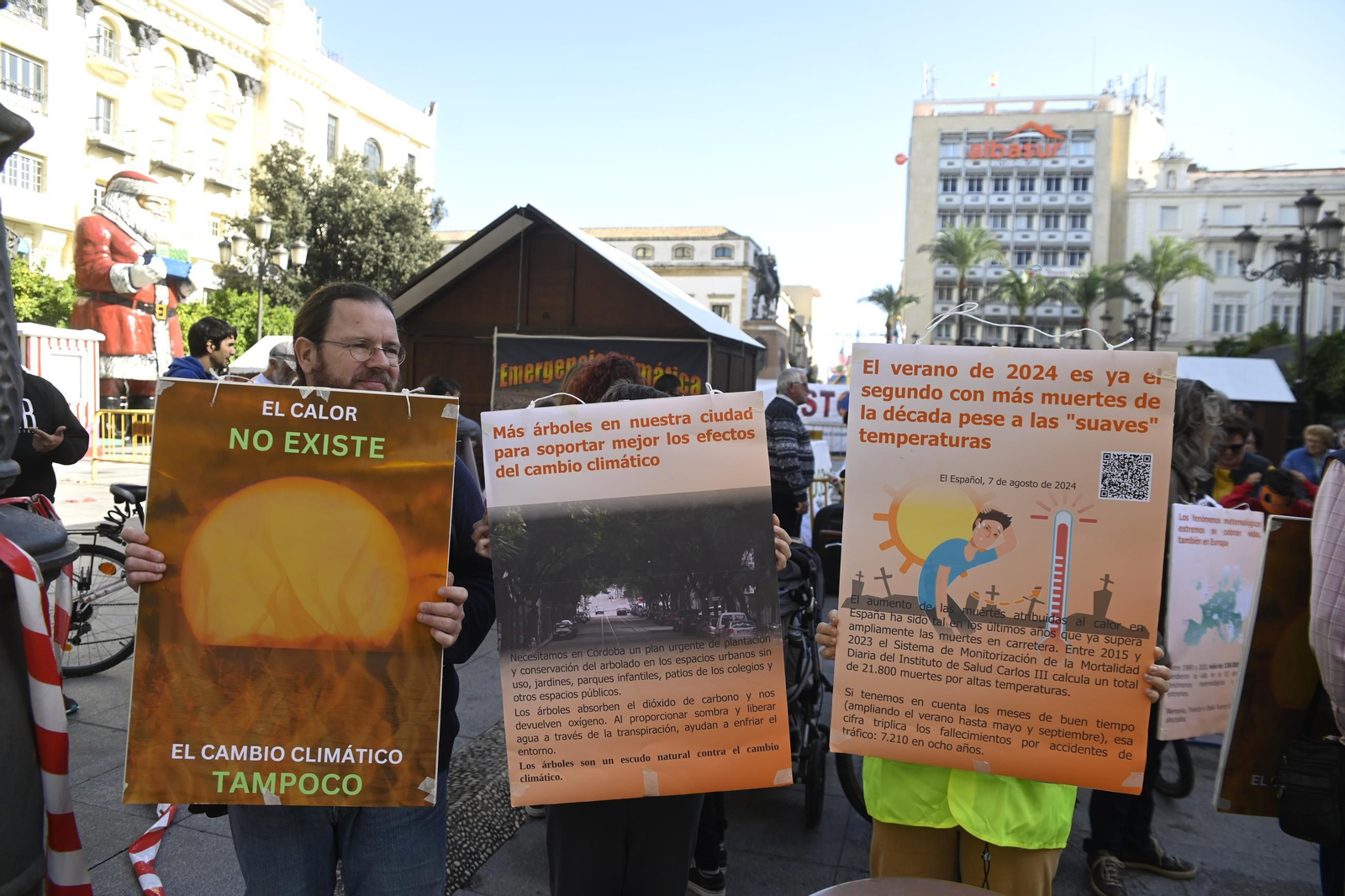 Ecologistas y niños se concentran por el cambio climático en Córdoba