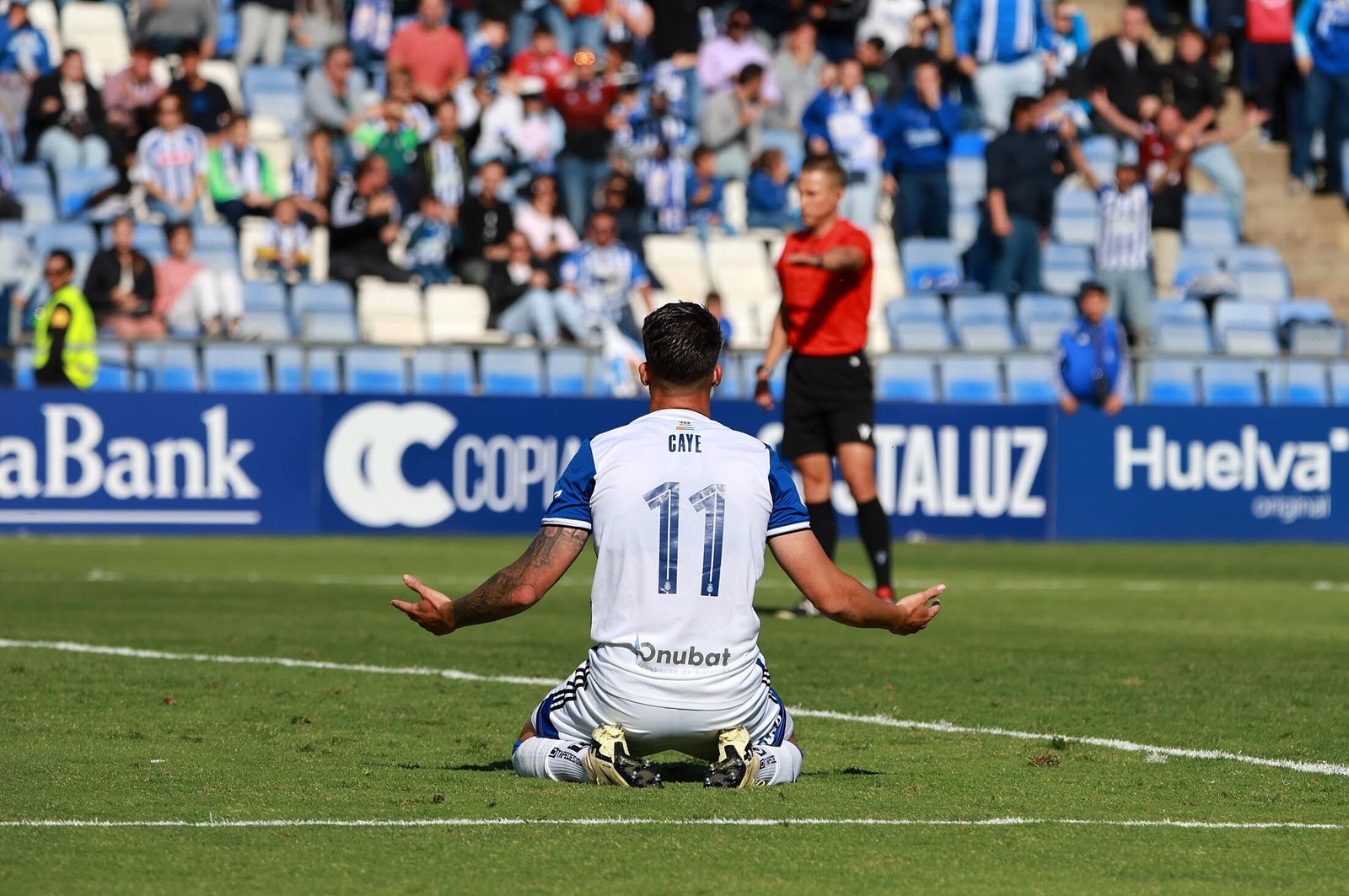 Caye Quintana protesta una acción al colegiado.