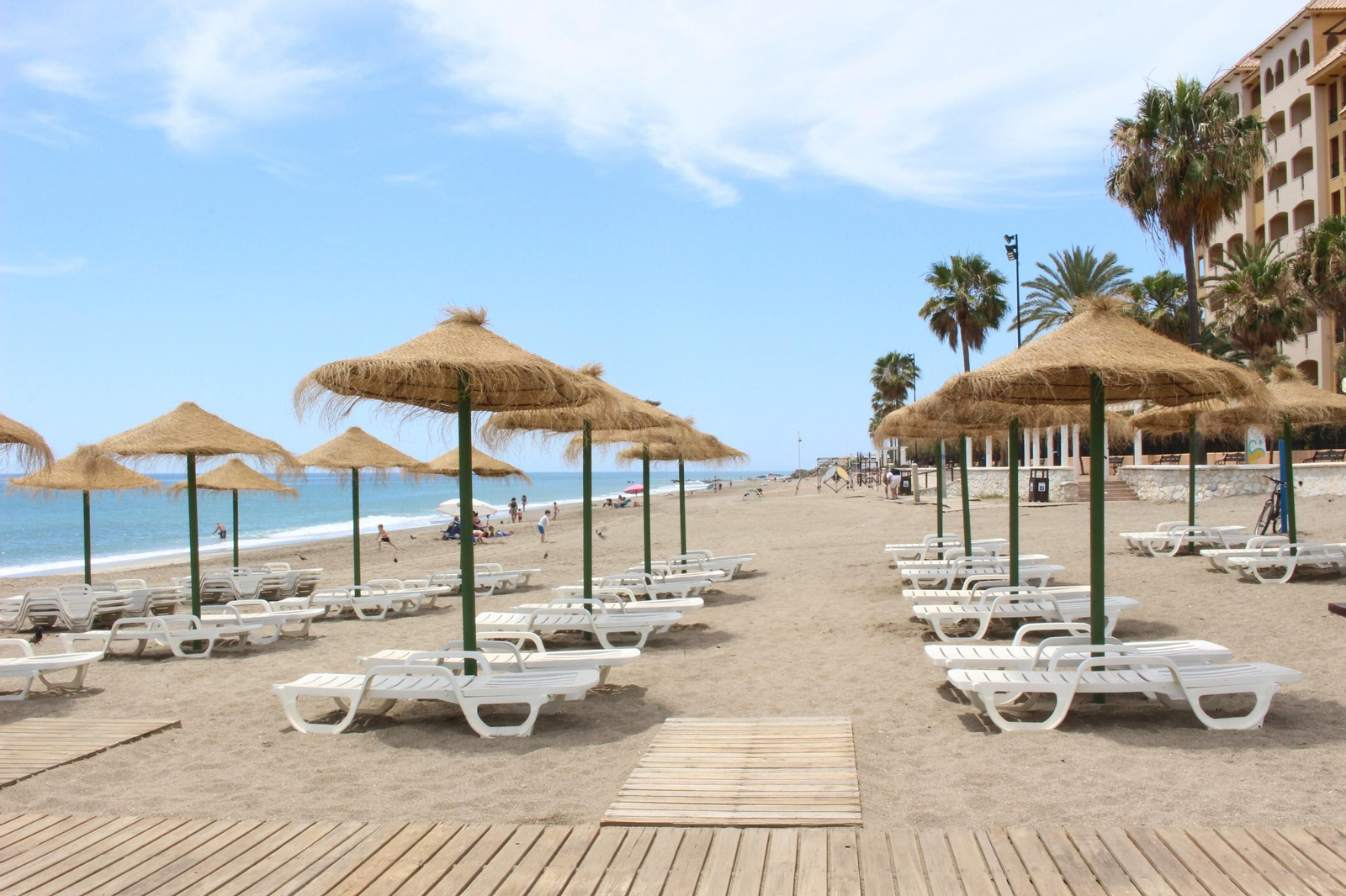 Fotos de la desescalada: Fuengirola ya disfruta del sol y la playa en la fase 2