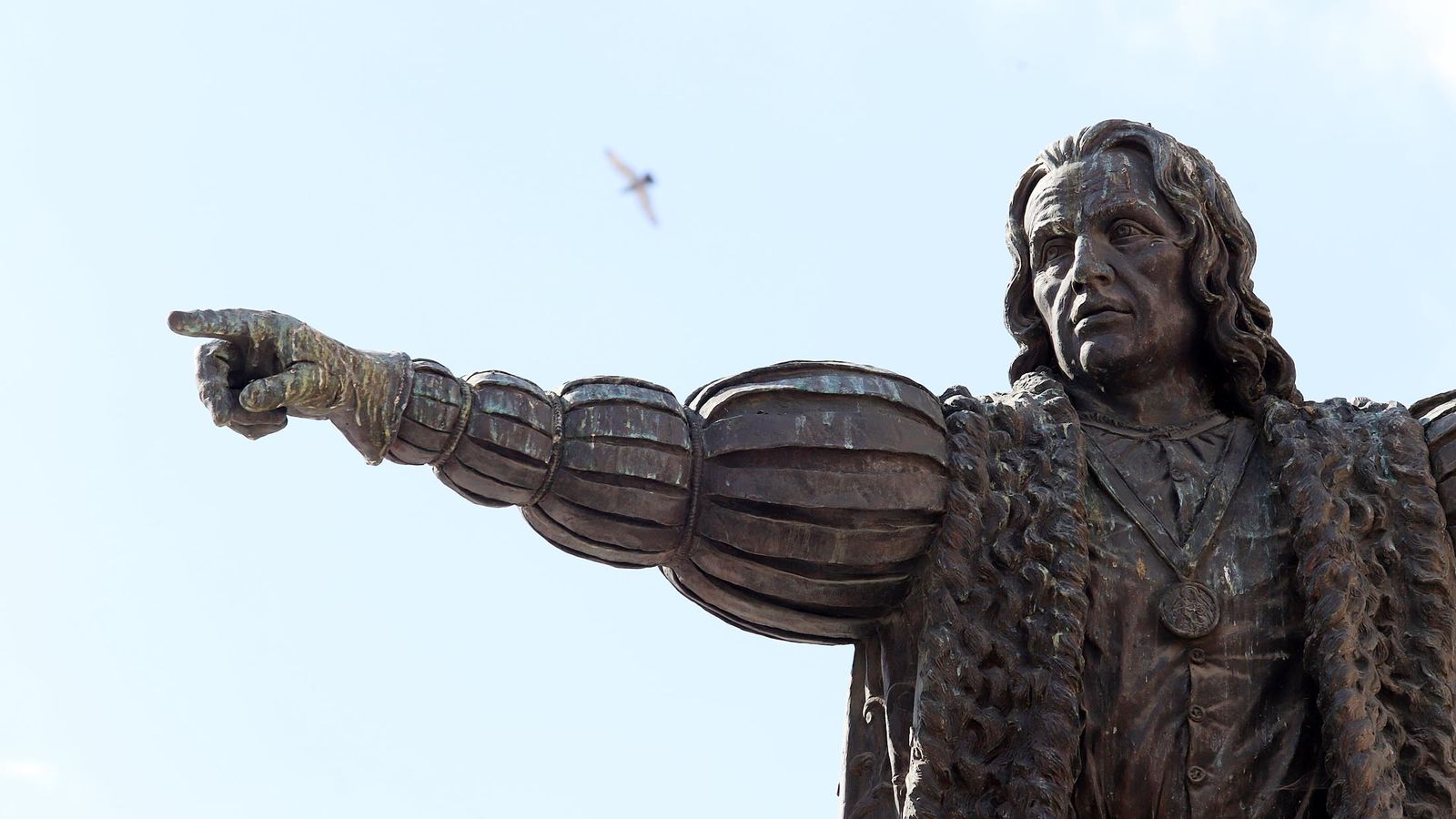 Monumento a Colón en la plaza de las Monjas de Huelva.