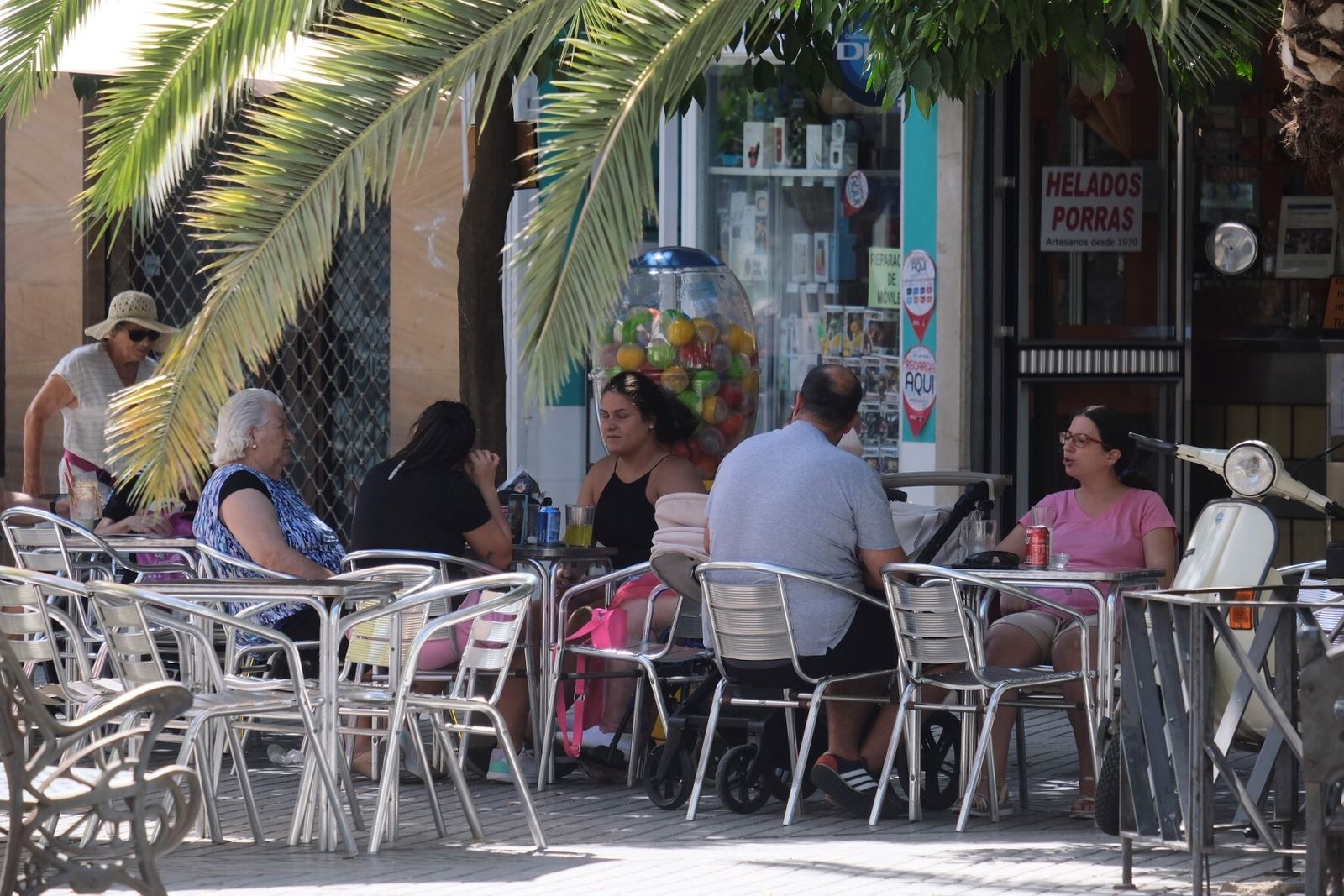 Un día de agosto en el barrio cordobés de Santa Rosa, en imágenes