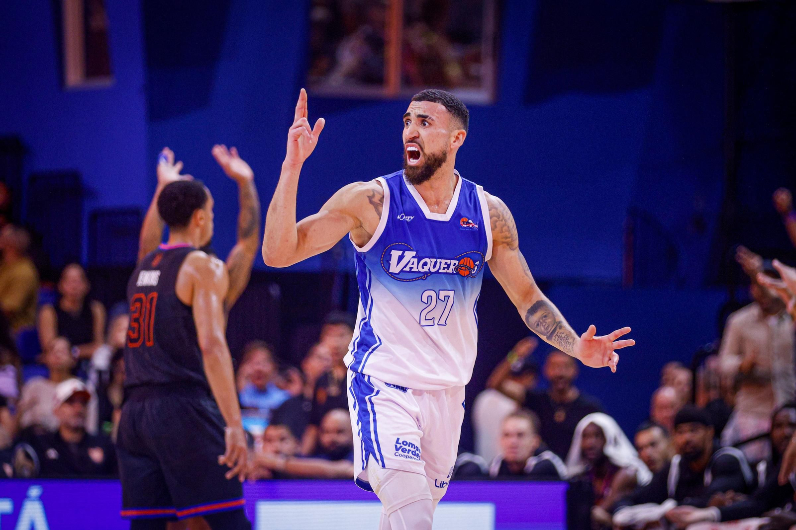 Show de Chris Duarte: 33 puntos y su equipo, a una victoria de la final