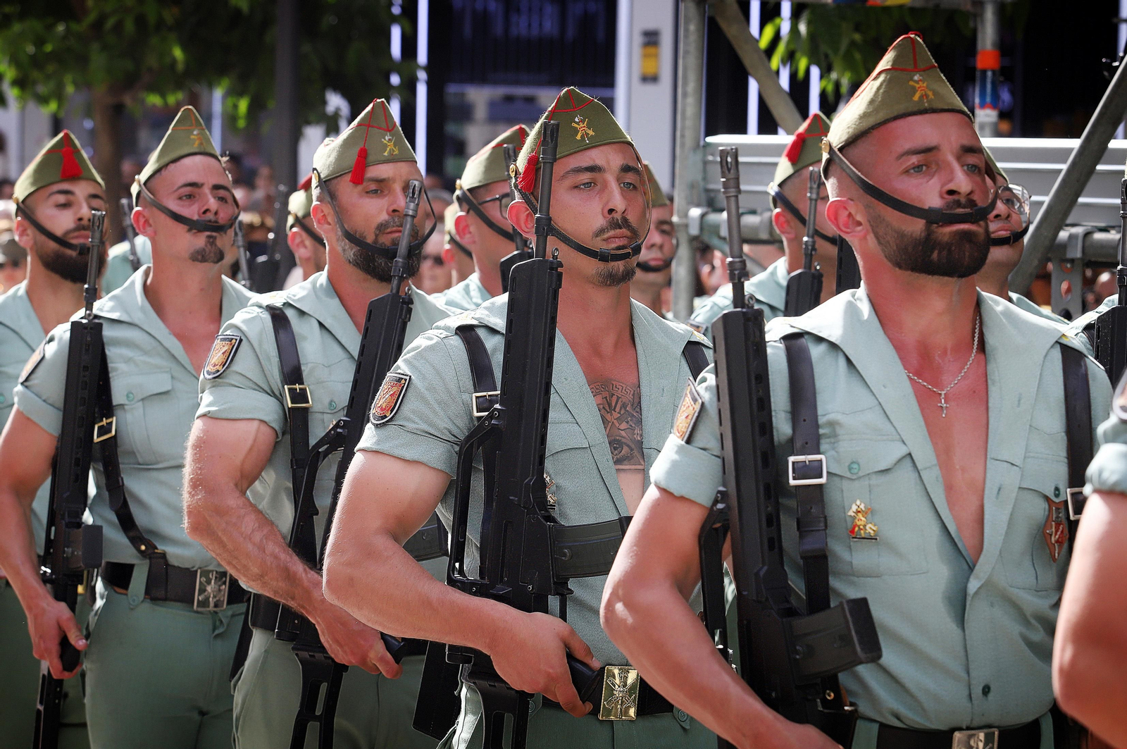 Sábado de Pasión: Imágenes de La Legión con el Cristo de la Vera+Cruz