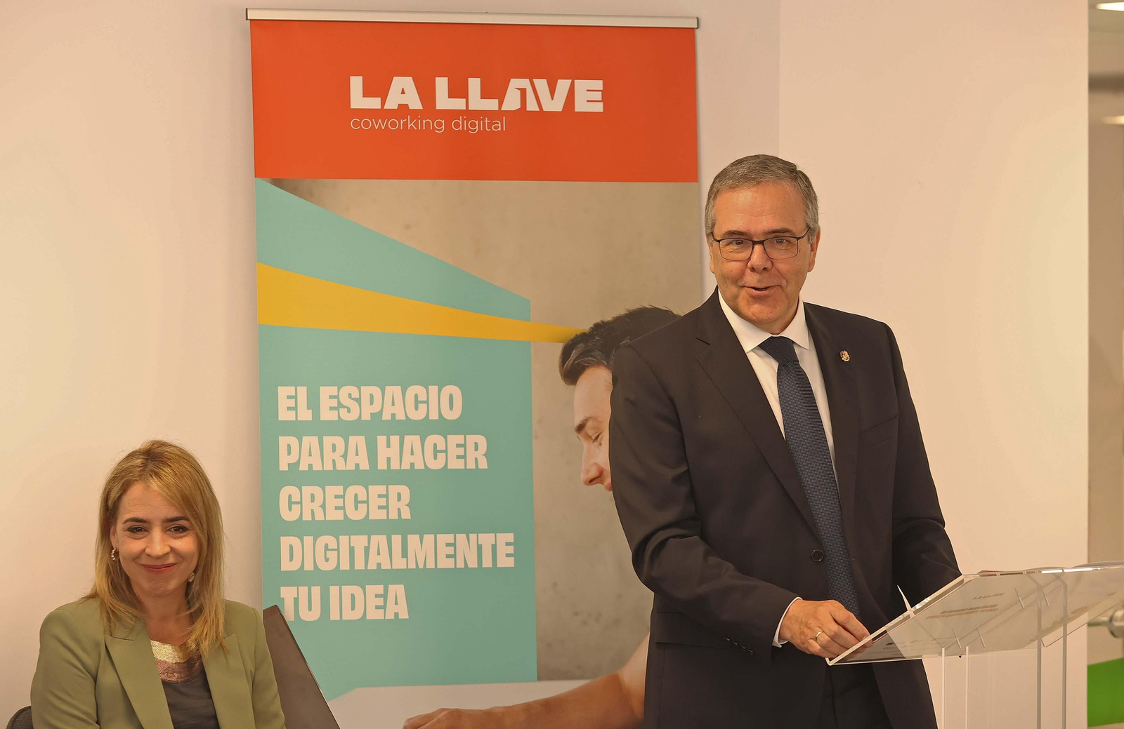 Imágenes de la inauguración del coworking digital La Llave en Algeciras