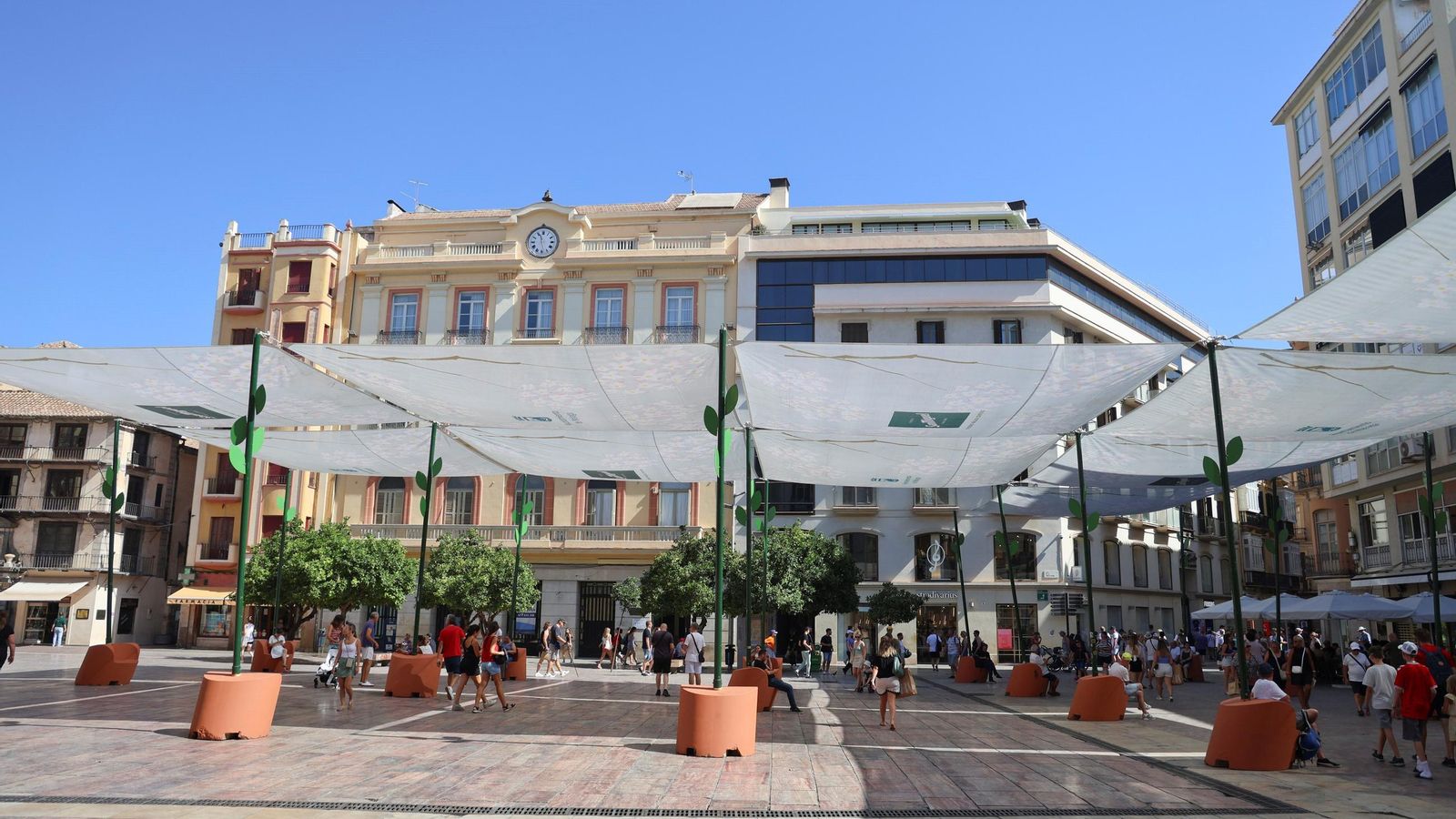 La ciudad ultima preparativos para celebrar la Feria de Málaga
