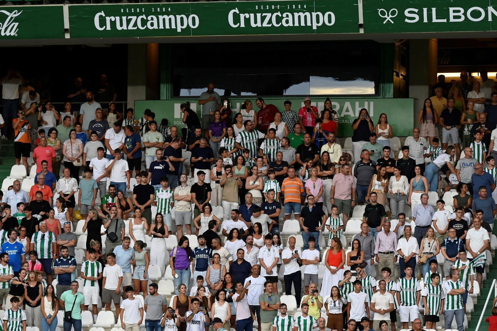 Las mejores fotos del ambiente en El Arcángel para el Córdoba CF - Real Madrid del Mundial de Clubes sub 18
