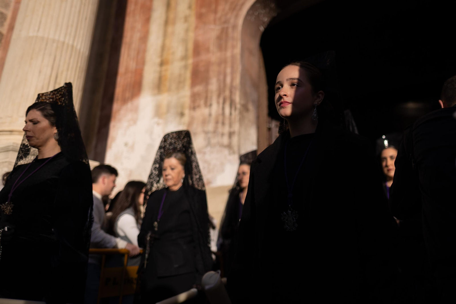 Así vivió granada la salida de la Hermandad del Rosario 2025