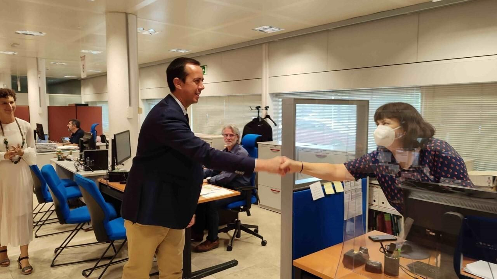 El subdelegado, José María Martín, visita dirección provincial TGSS Almería