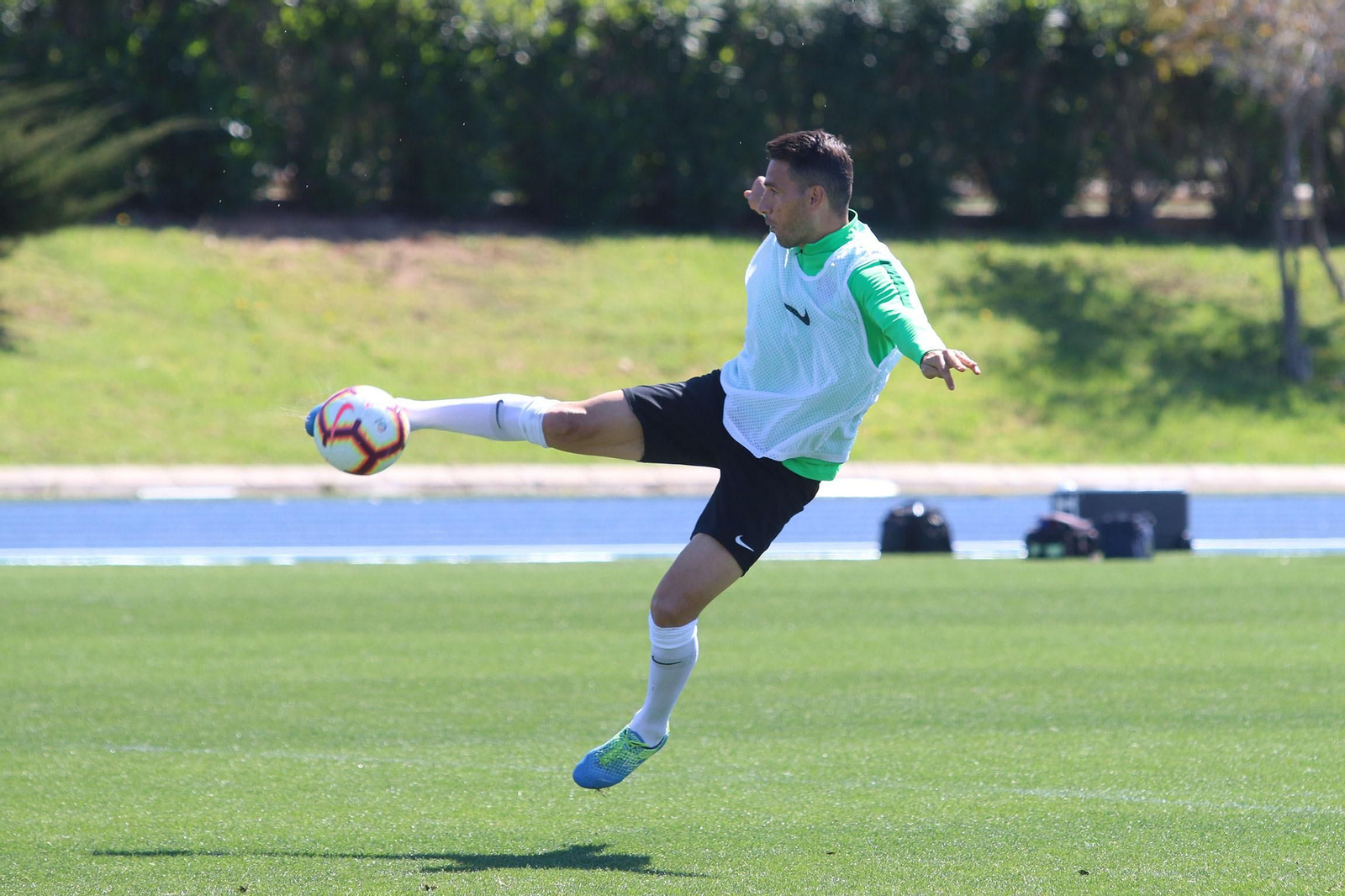 Rocha hace una espectacular volea en una sesión en el anexo