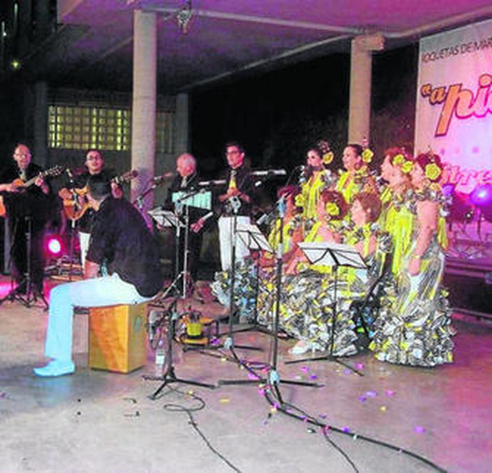 El Coro Salinero Virgen del Rosario durante su actuación.