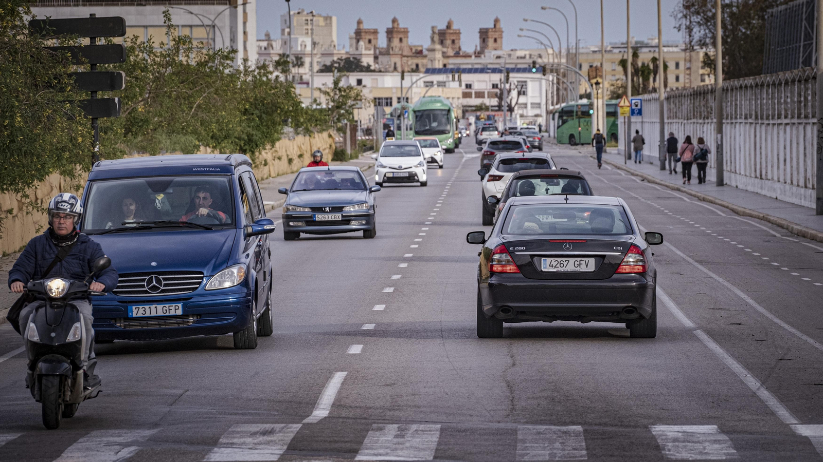 Primera mañana con el Puente Carranza cortado por obras