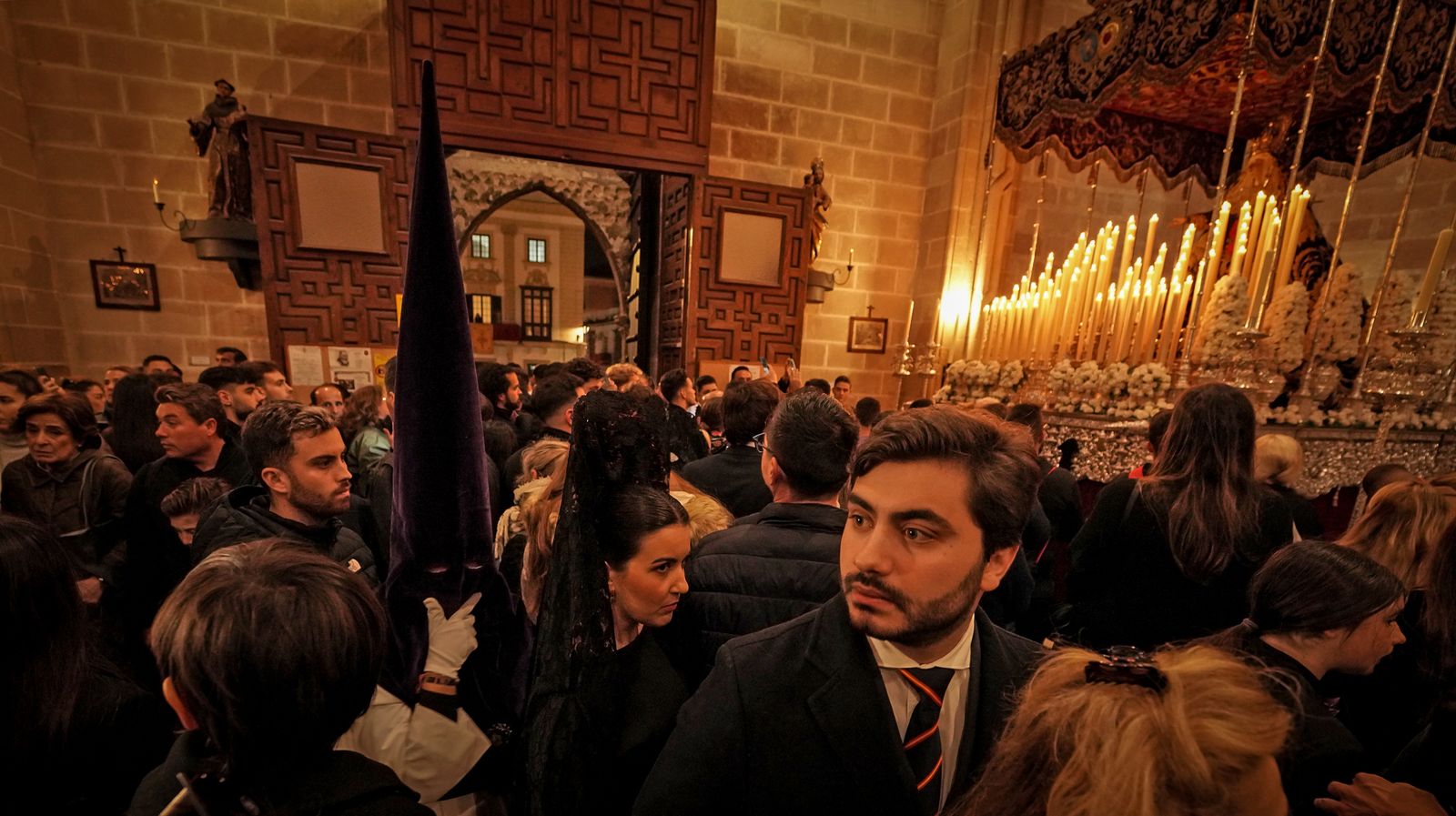 Las hermandades de La lanzada y Mayor Dolor en imágenes