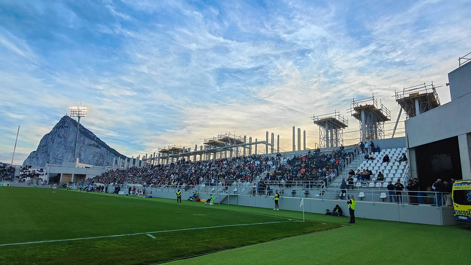 Búscate durante el Balona - UCAM Murcia en el Ciudad de La Línea