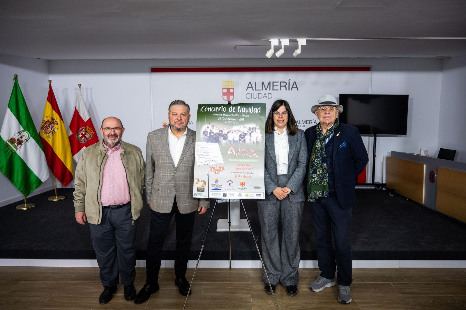 Diego Cruz y Almudena Morales presentaron el concierto de Almenara.