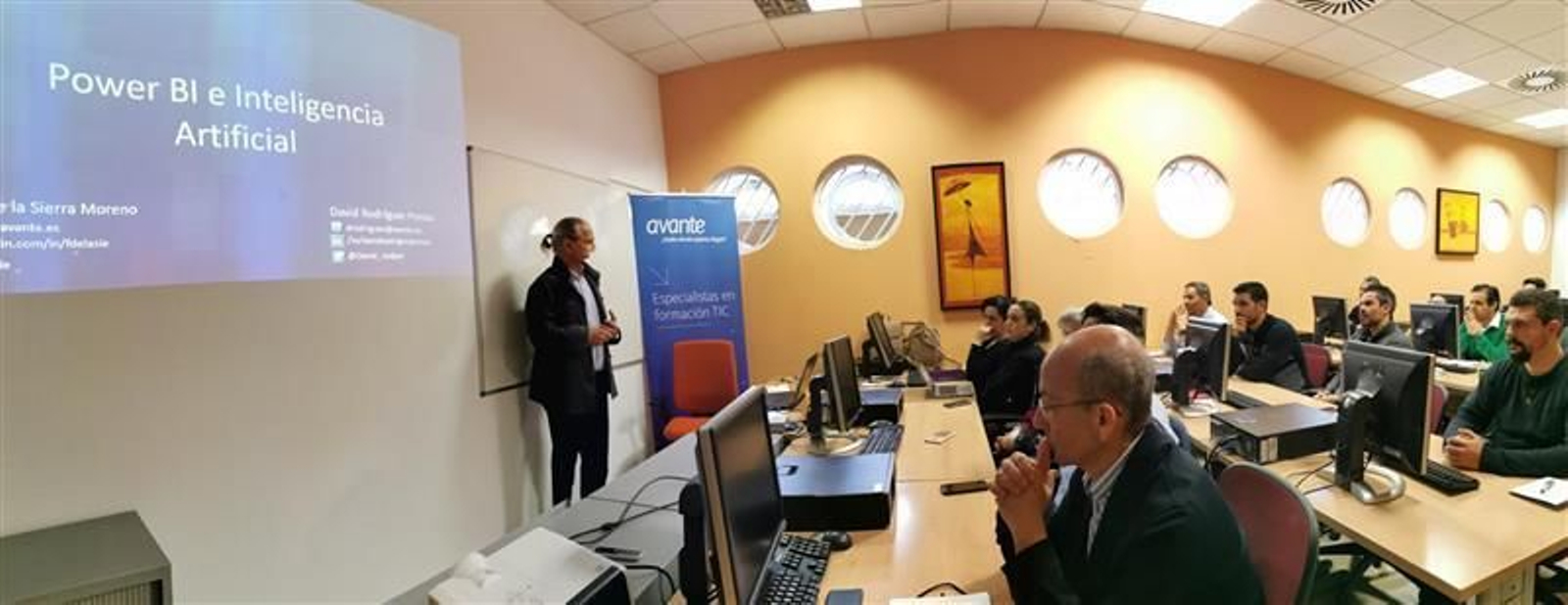 Jornadas de On Tech que estuvo centrada en Power BI e Inteligencia Artificial. Jornadas de On Tech que estuvo centrada en Power BI e Inteligencia Artificial.