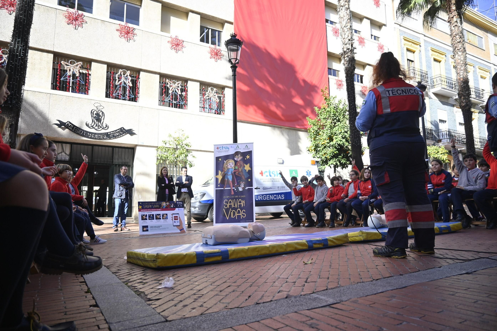 Los niños del Cardenal Spínola aprenden a salvar vidas.