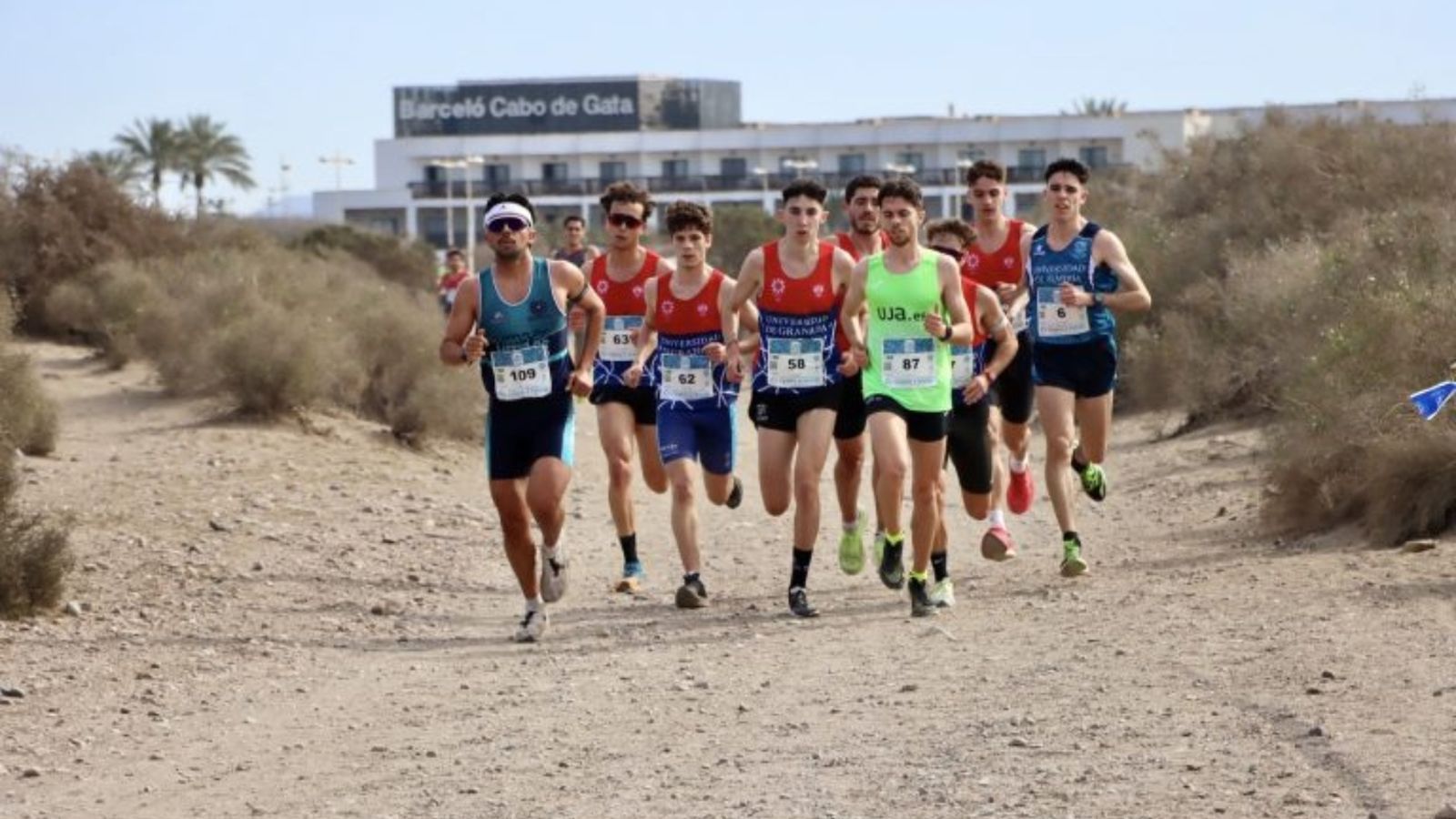 Los principales competidores de la prueba de campo a través.