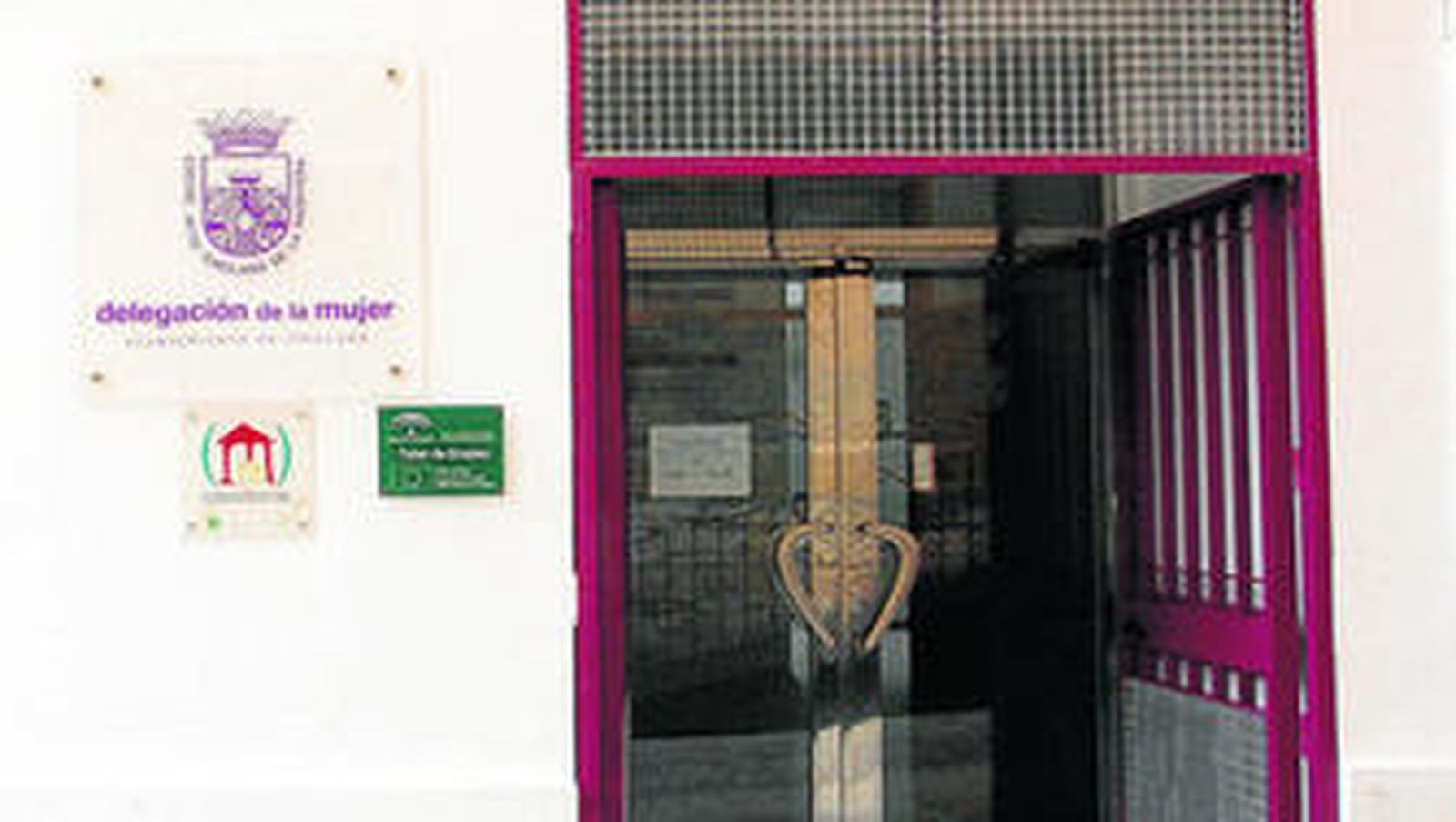 Dependencias del área municipal de Mujer, ubicadas en la calle La Rosa.