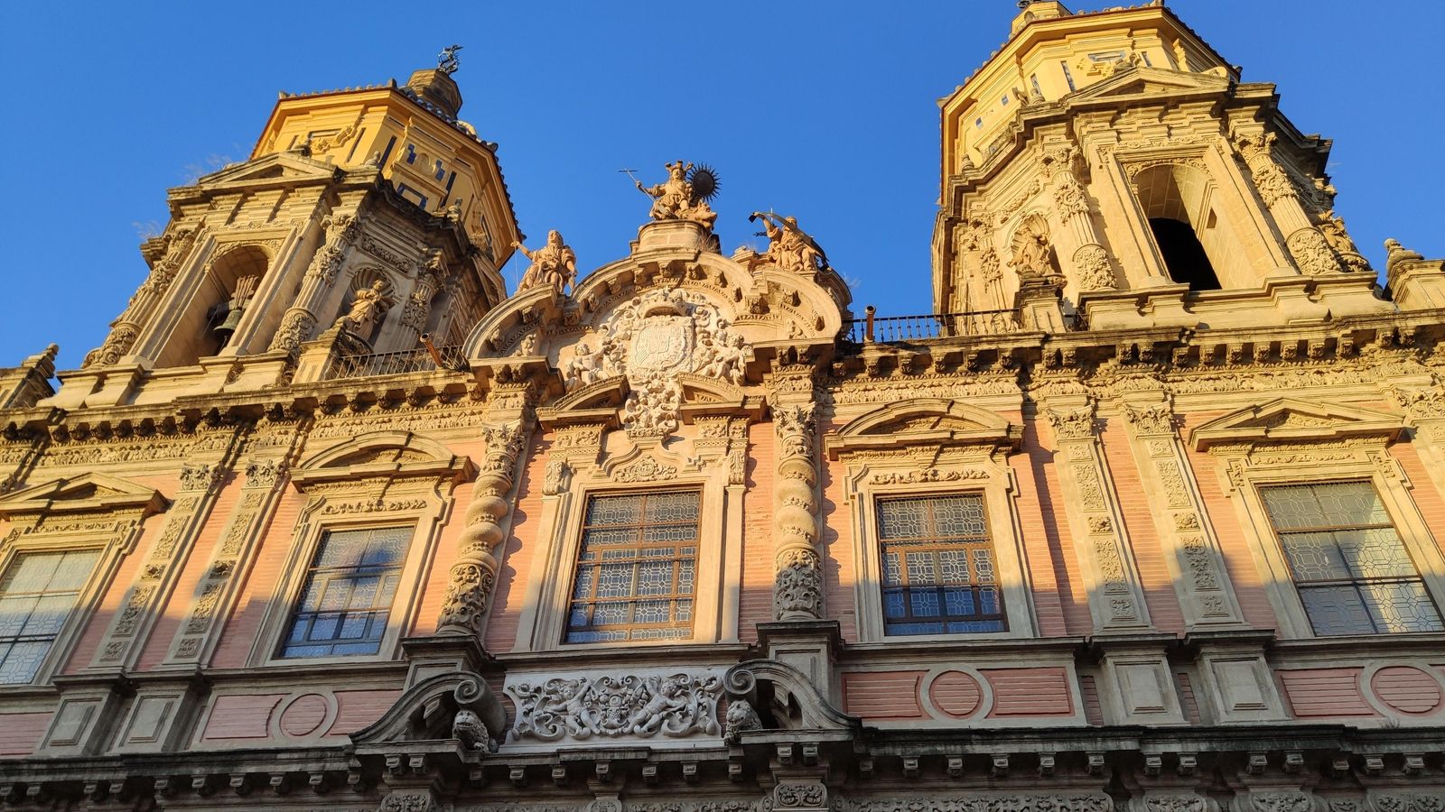 Fachada de la iglesia de San Luis de los Franceses