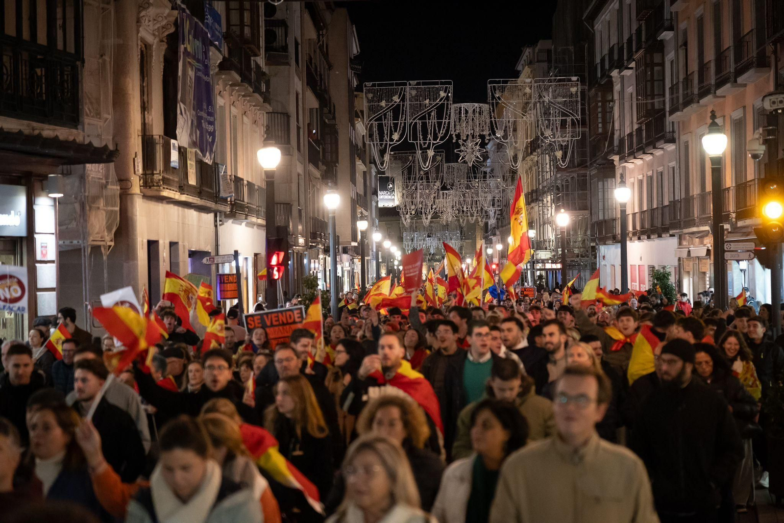 Manifestación contra la amnistía por las calles de Granada