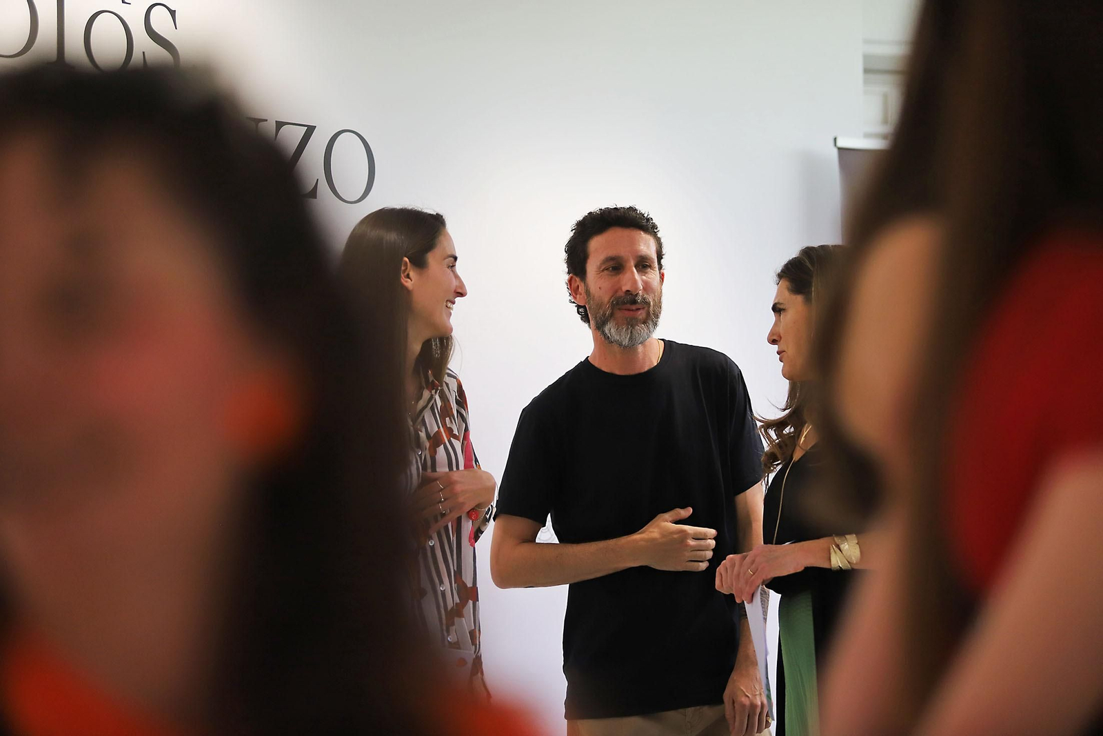 Imágenes de la exposición del artista onubense Wild Welva titulada 'El adiós, el comienzo y todo lo demás'.