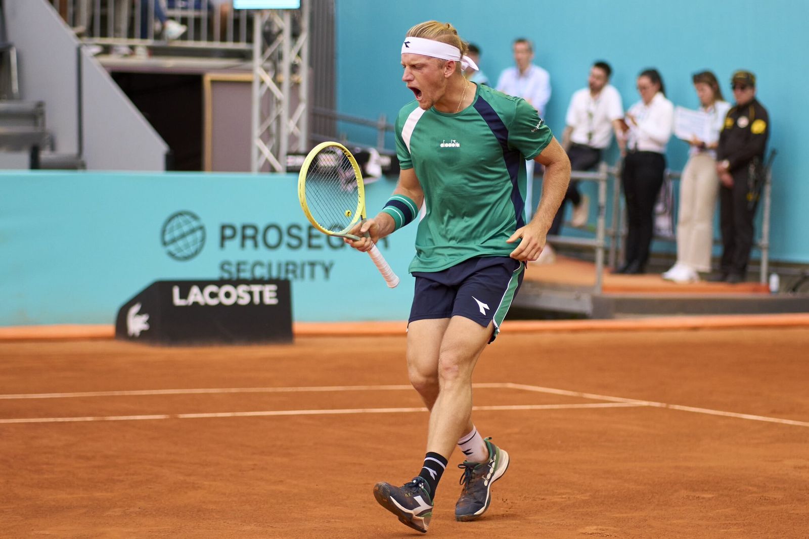 Alejandro Davidovich celebra.