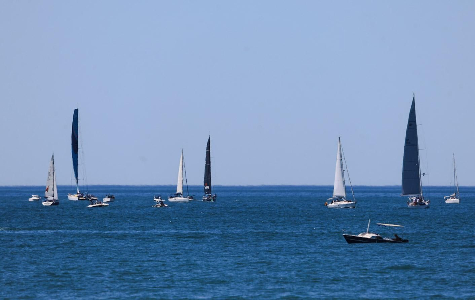 Imágenes de la salida de la regata Huelva -La Gomera