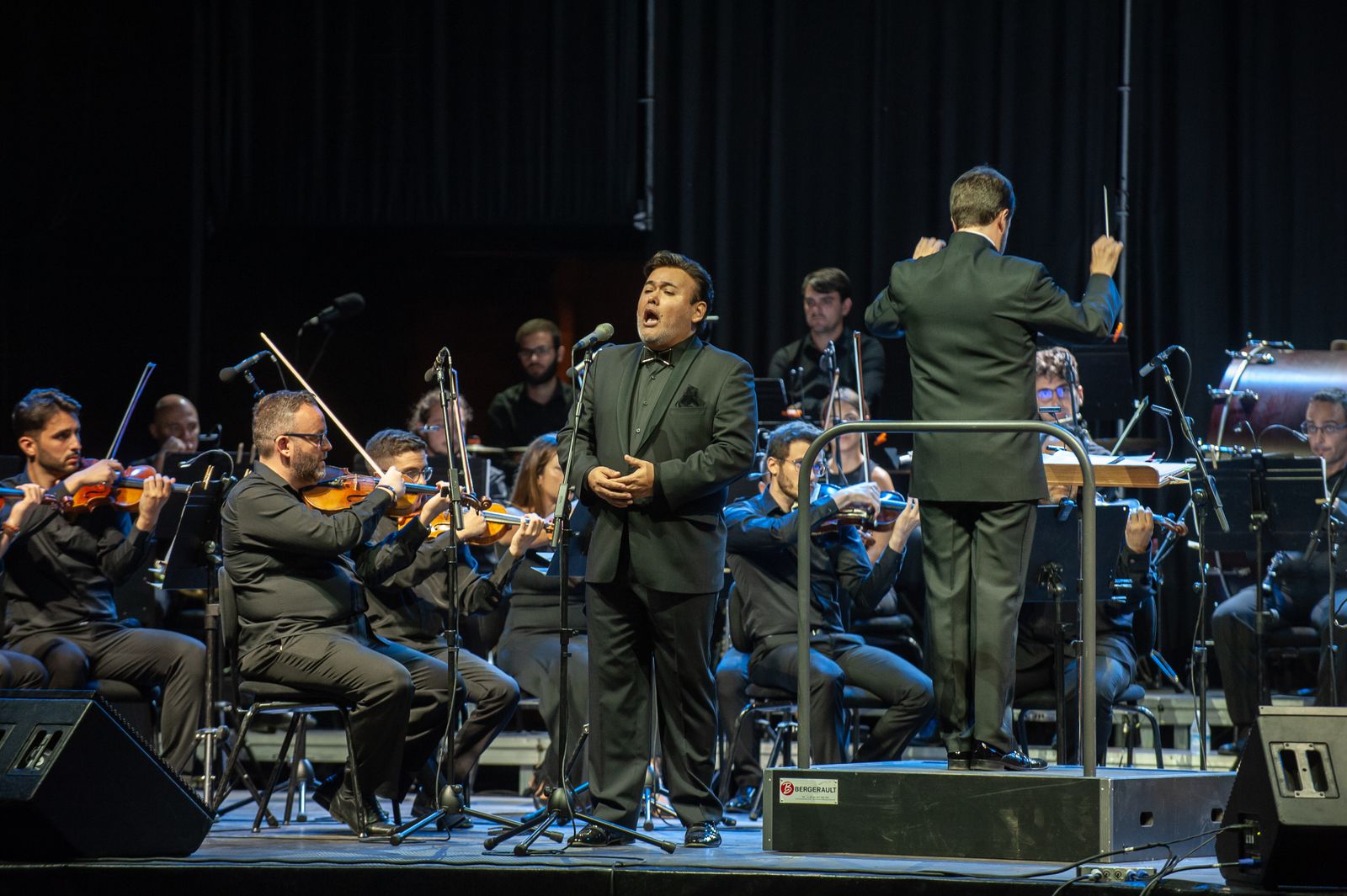 Javier Camarena cancelando el Tío Pepe Festival en el Patio de la Tonelería de Jerez.