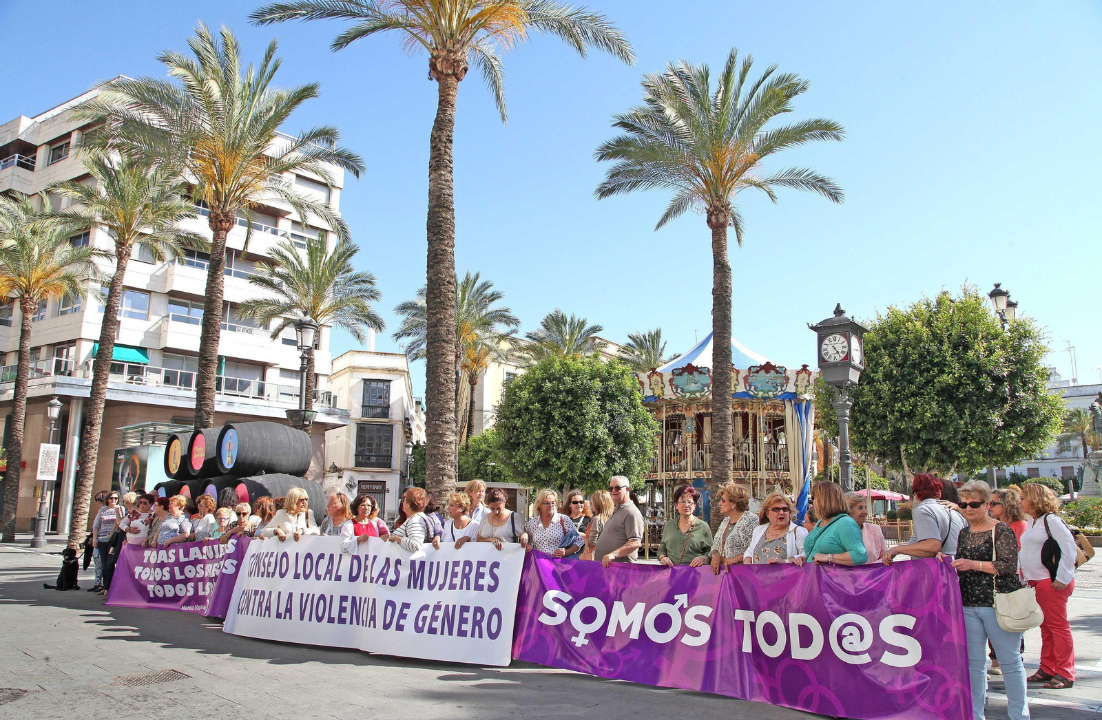 Concentración contra la violencia de género en la plaza del Arenal.
