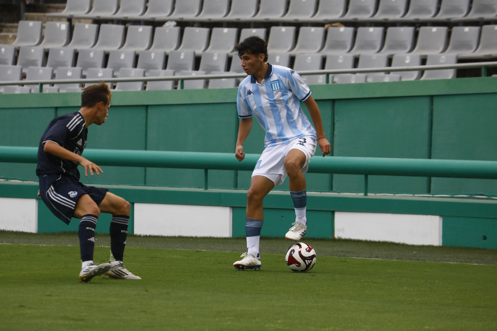 Las mejores fotos del Racing Club - Real Madrid del Mundial de Clubes juvenil en El Arcángel