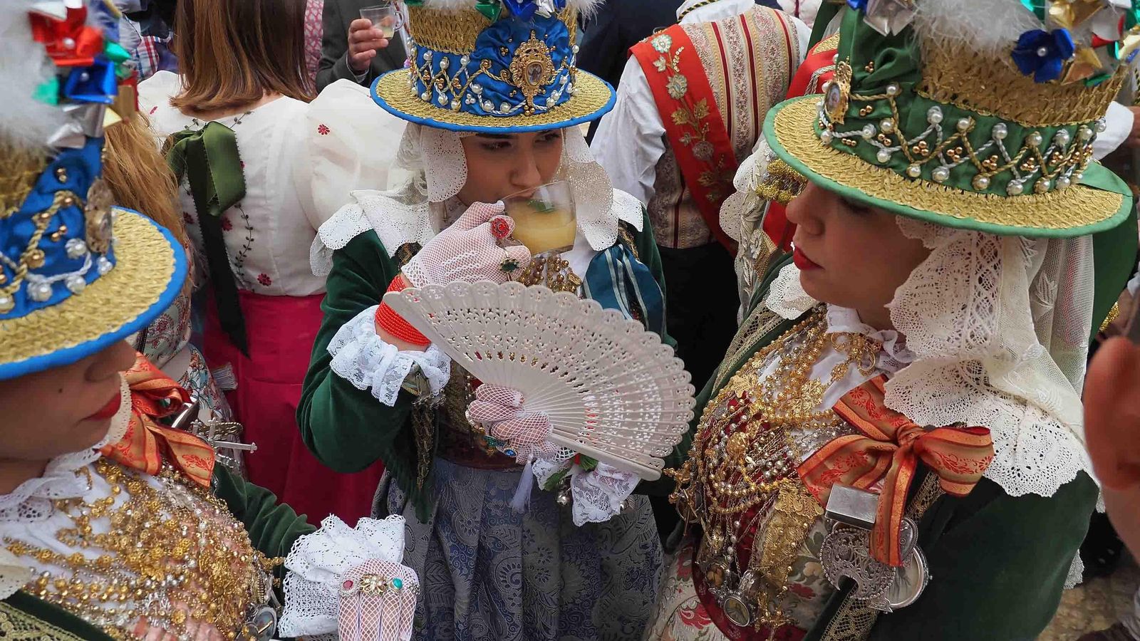 Degustación del tradicional Caldo de San Benito en el Santuario