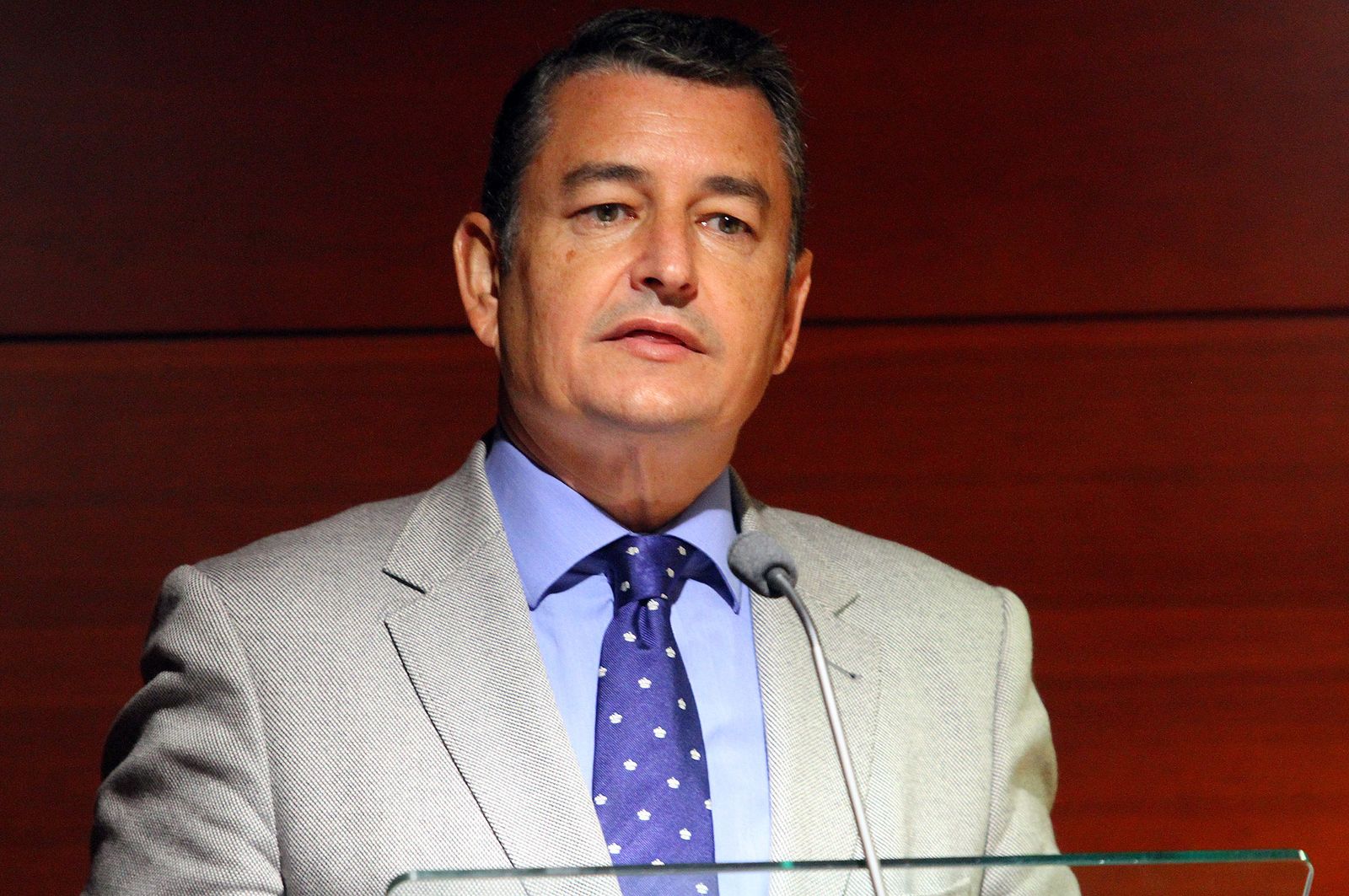 Imágenes de la toma de posesión del nuevo presidente del Puerto de Huelva, José Luis Ramos.