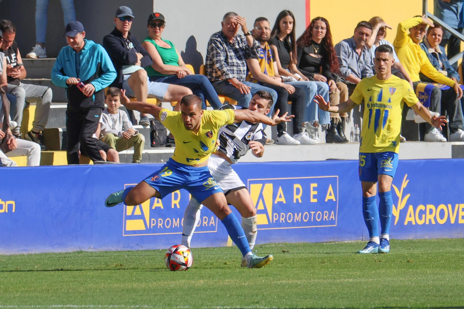 Las fotos del Orihuela-Balona de Segunda Federación (1-2)