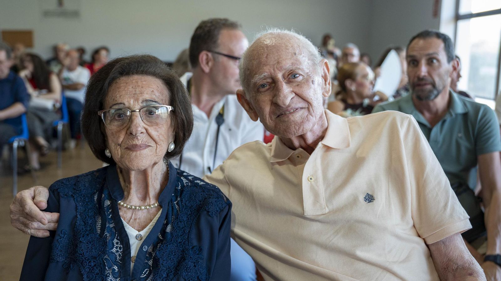 Dionisio Godoy acompañado de su esposa, María Dolores Alonso Márquez.