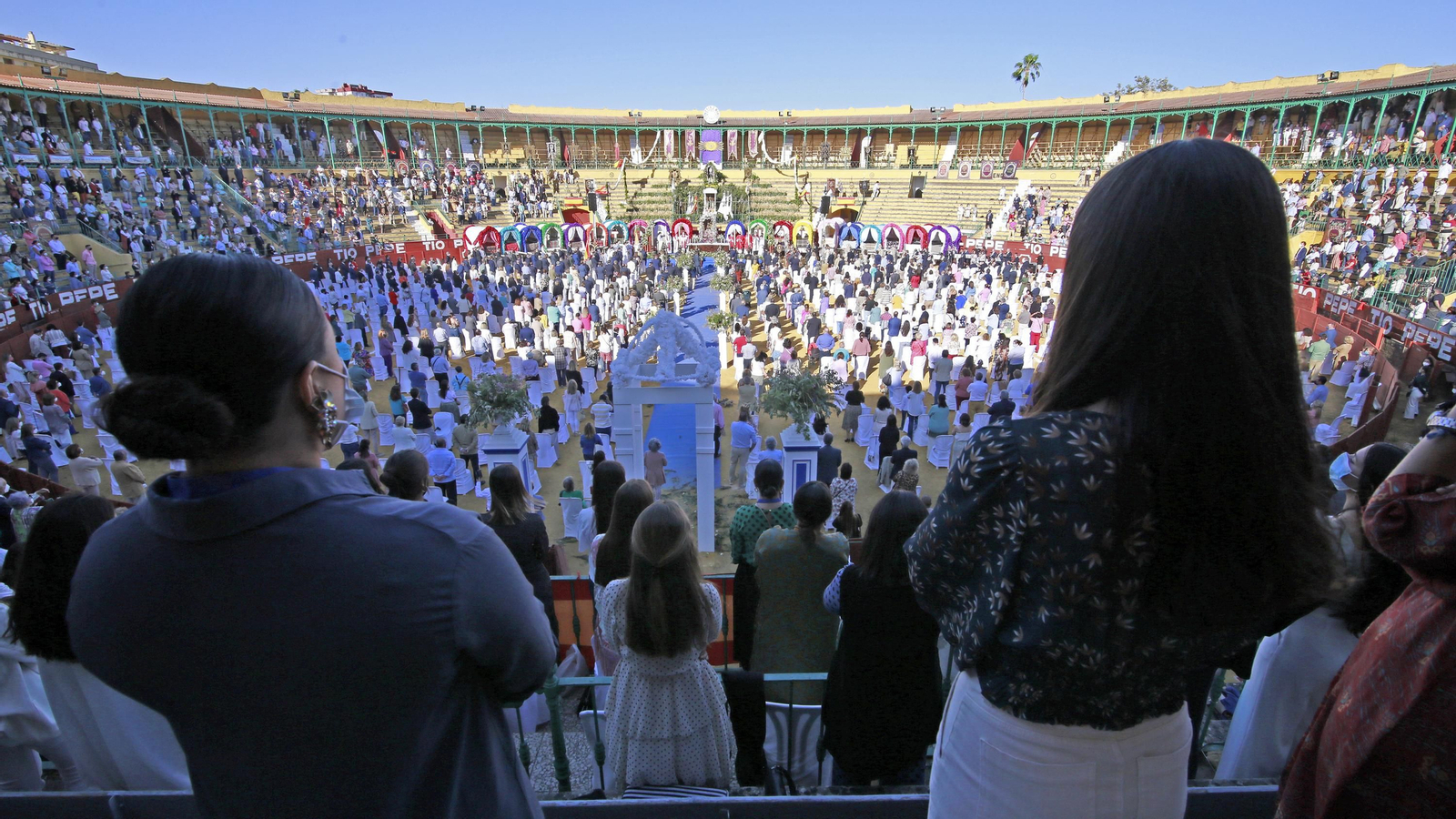 Imágenes de la Misa de Pentecostés en la Plaza de Toros de Jerez