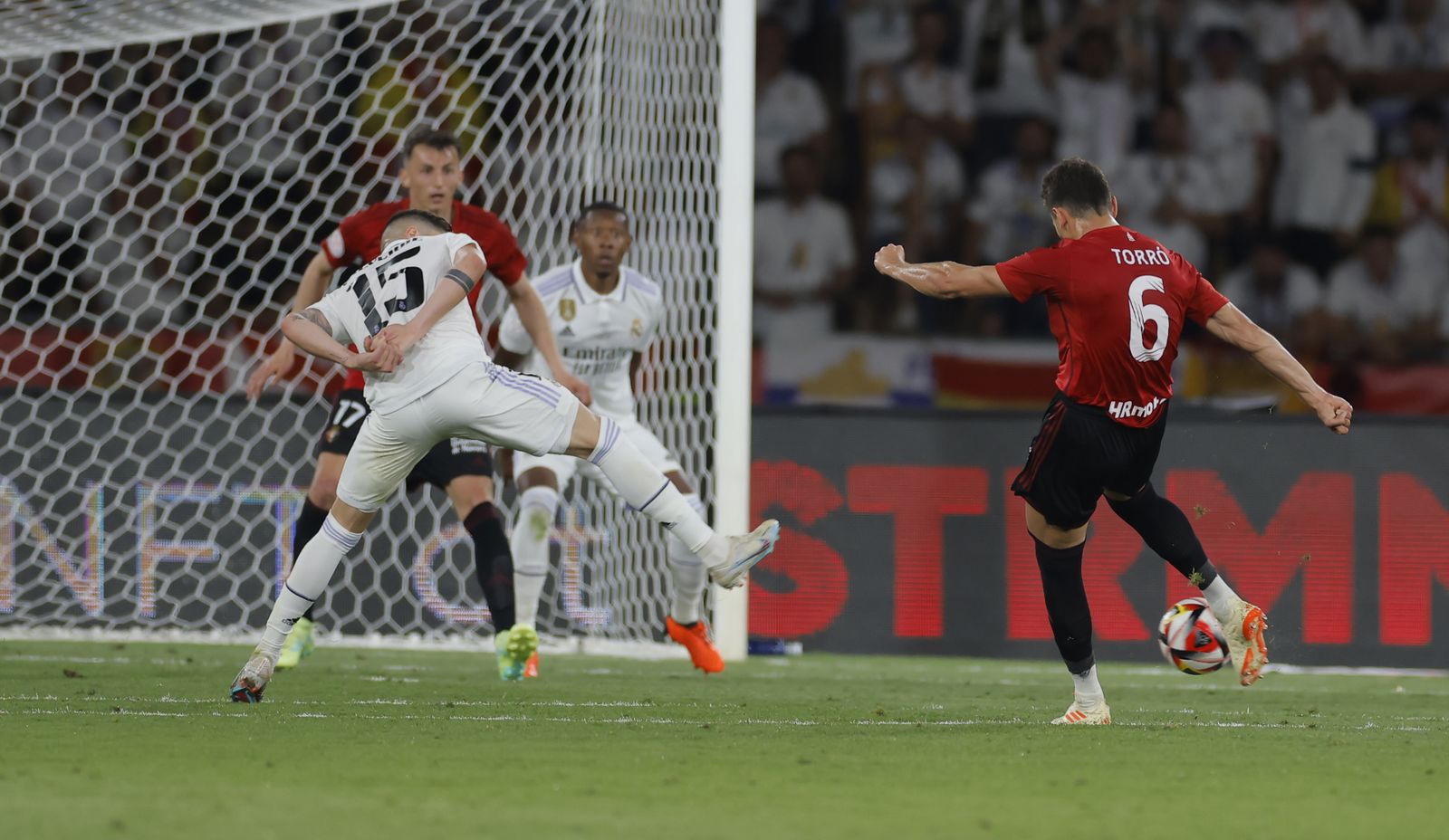 Lucas Torró durante un partido de Osasuna.
