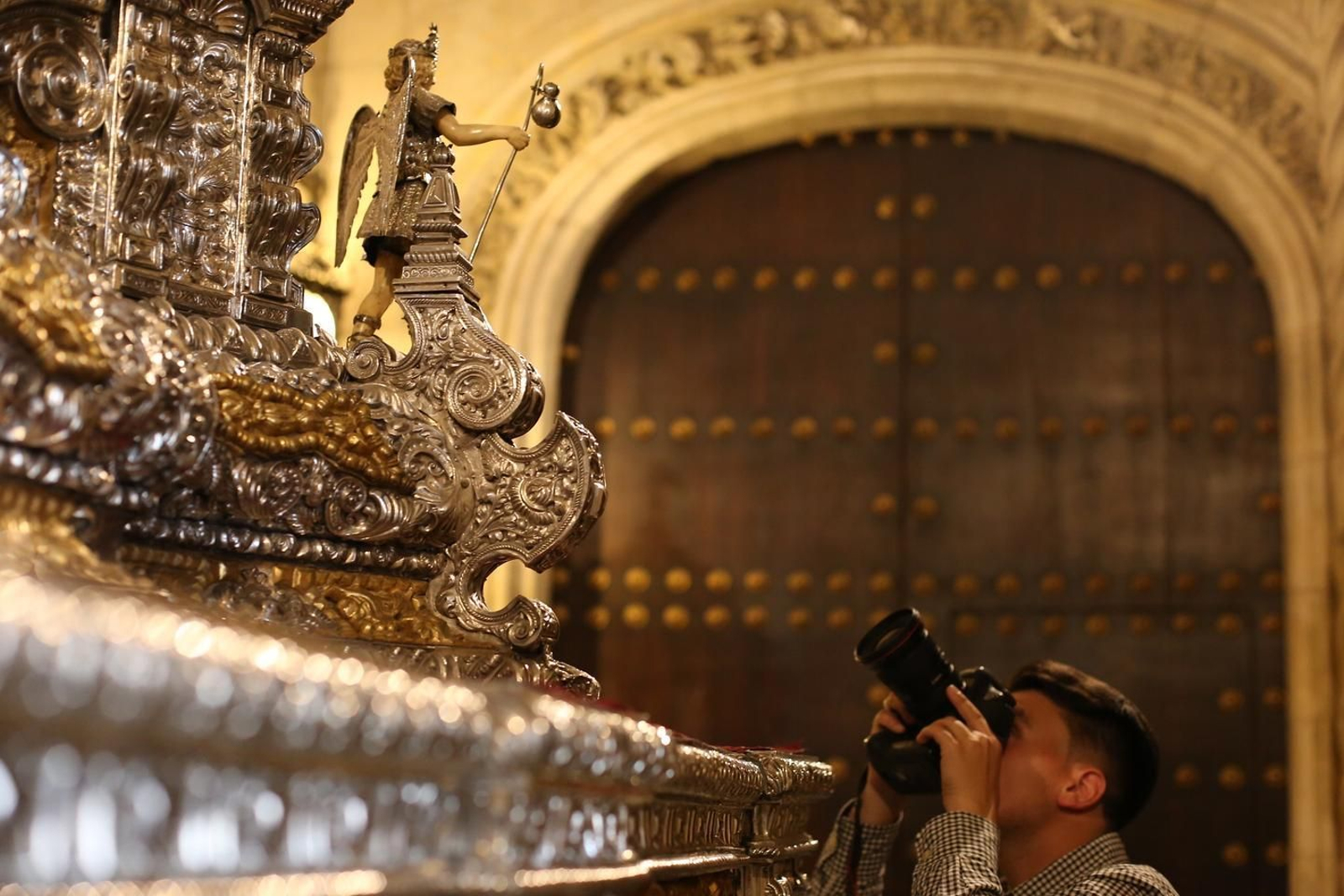 La exposición 'Pasión según Sevilla', en imágenes