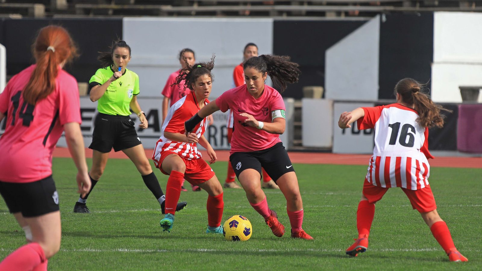 Fotos de las finales del Campeonato de Andalucía de Selecciones Provinciales de futbol femenino sub-15 y sub-17 en La Línea
