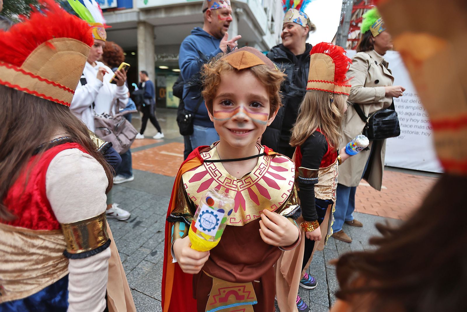 Imágenes del desfile “Un paseo por la historia”  de los niños del colegio Funcadia de Huelva