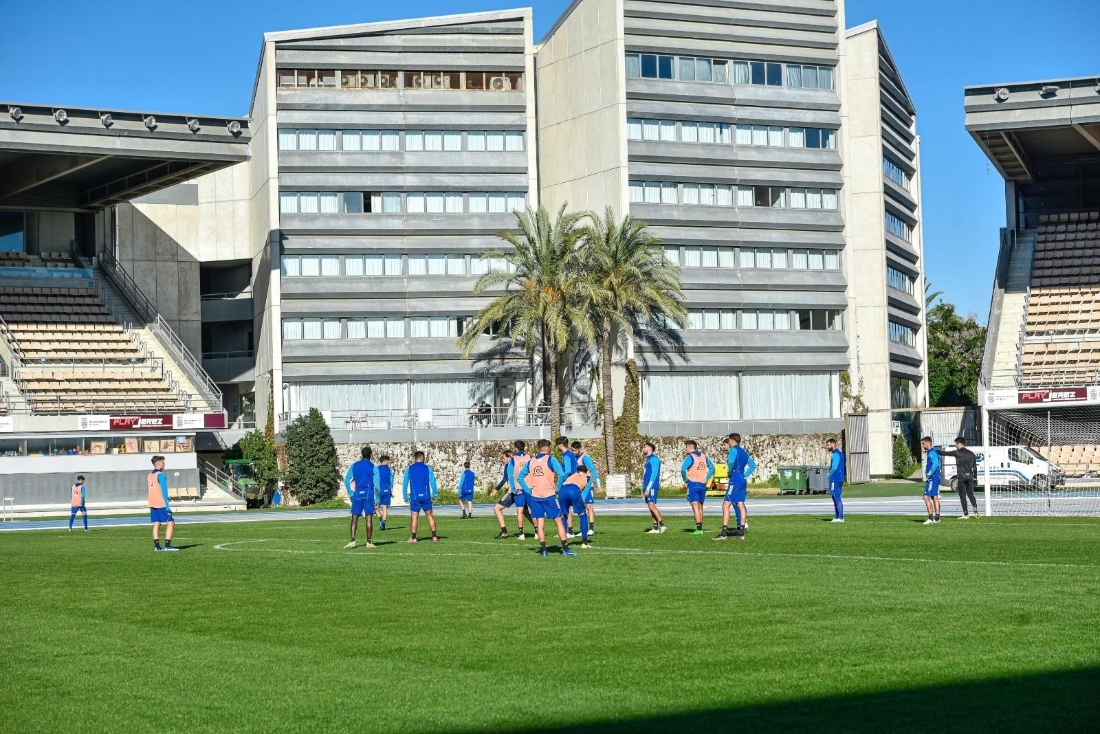 Ensayo general del Xerez CD en Chapín antes de recibir al Ciudad de Lucena