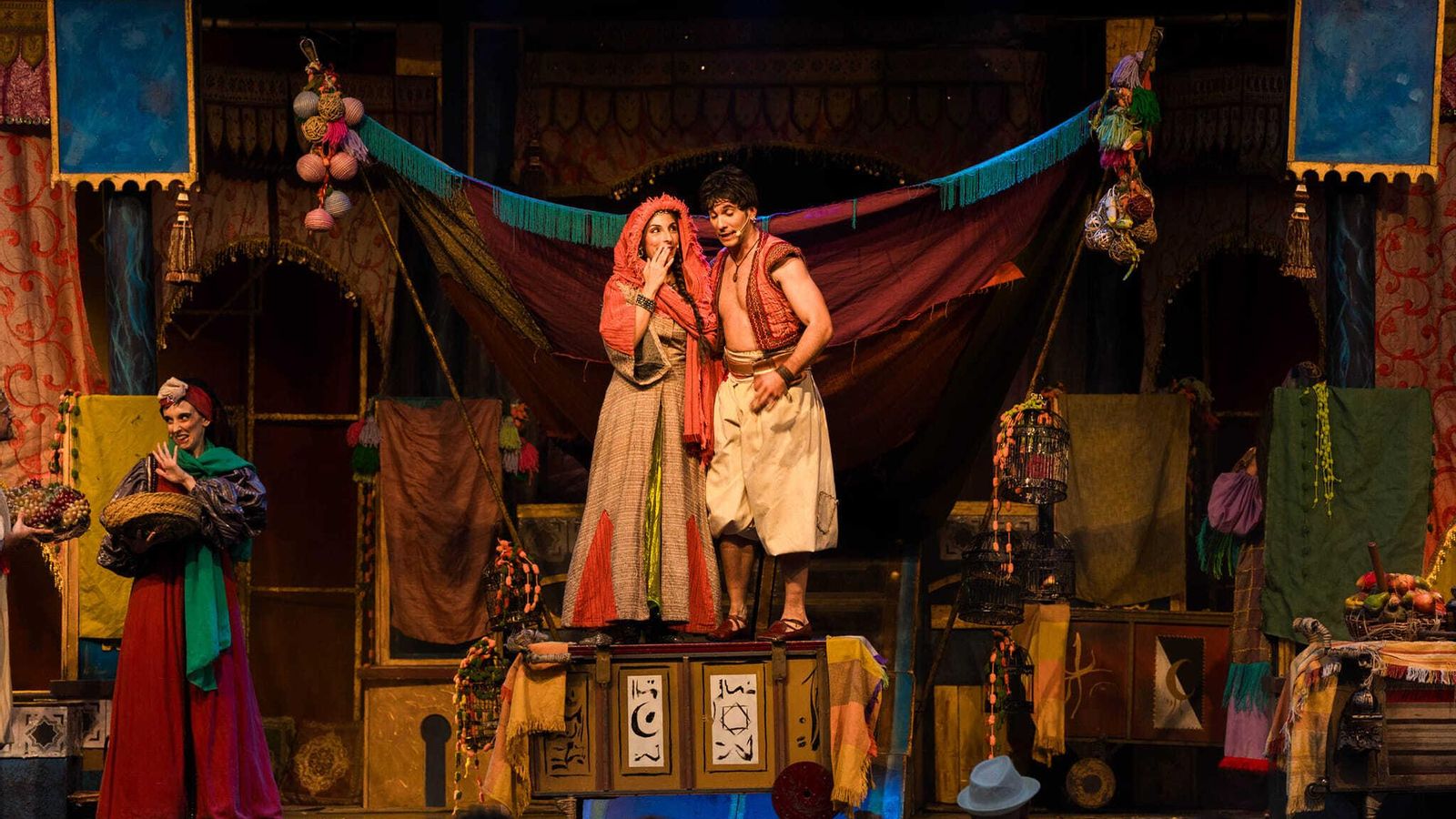 Un momento del musical Aladín que el domingo se celebró en el parque Almirante Laulhé de San Fernando.