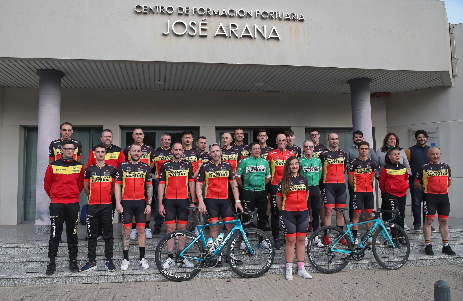 Fotos de la presentación del club de ciclismo 'Andalucía Nature' en Algeciras