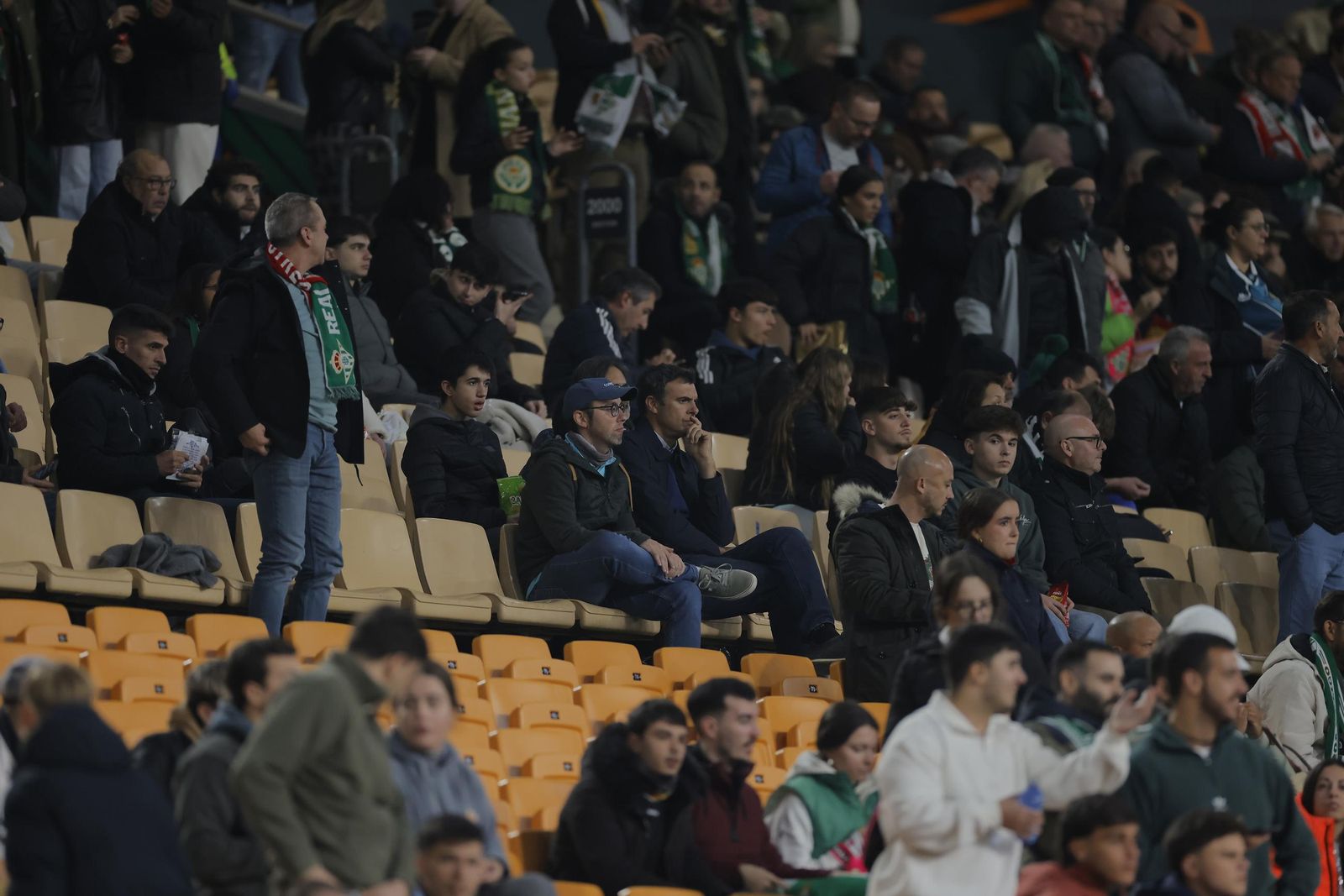 Búscate en las fotos del Betis - Utrecht