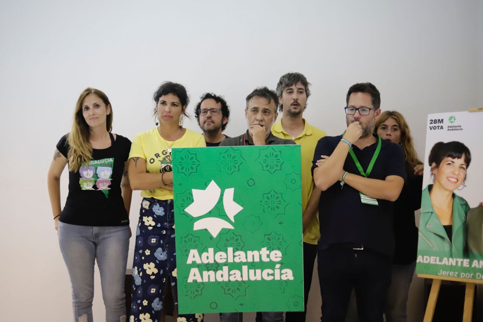 Teresa Rodríguez y Carlos Fernández, en la sede este domingo de Adelante.