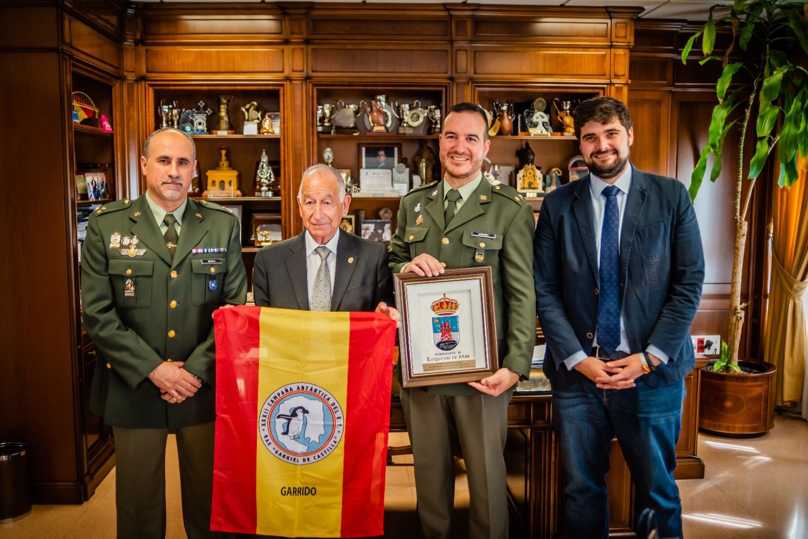 El capitán Juan Arévalo acompañó al teniente Garrido, junto a Gabriel Amat y Francisco Gutiérrez.