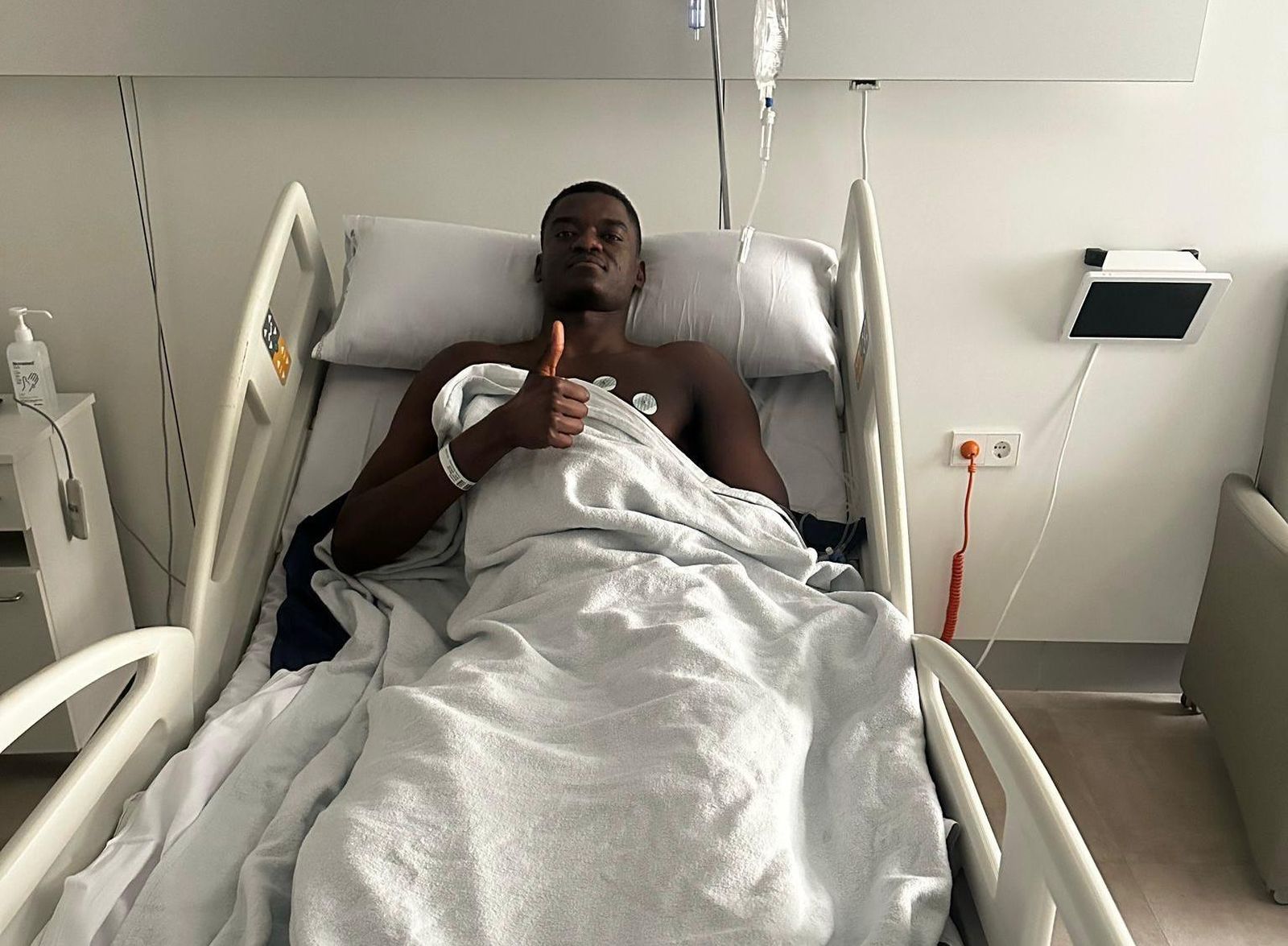 Nzosa pasó por el quirófano.