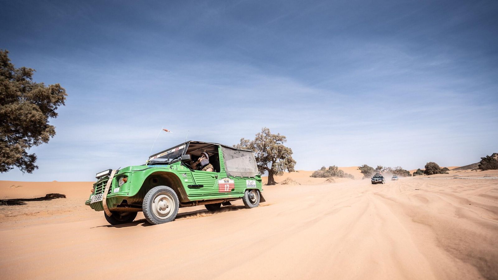 A su paso por uno de los tramos arenosos de la prueba en una de las etapas del Chatarras Raid.