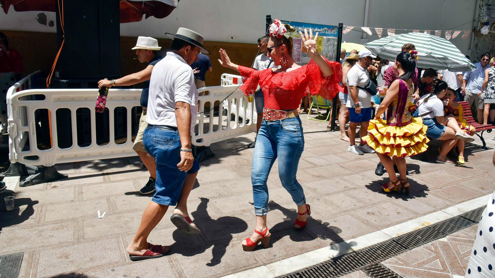 Domingo rociero de  la Linea de la Concepción en imagenes