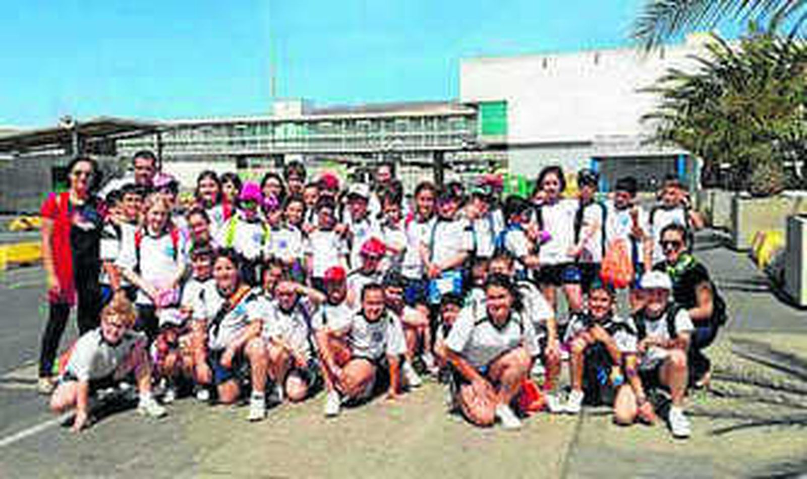 Un grupo de treinta alumnos del Colegio durante la visita.