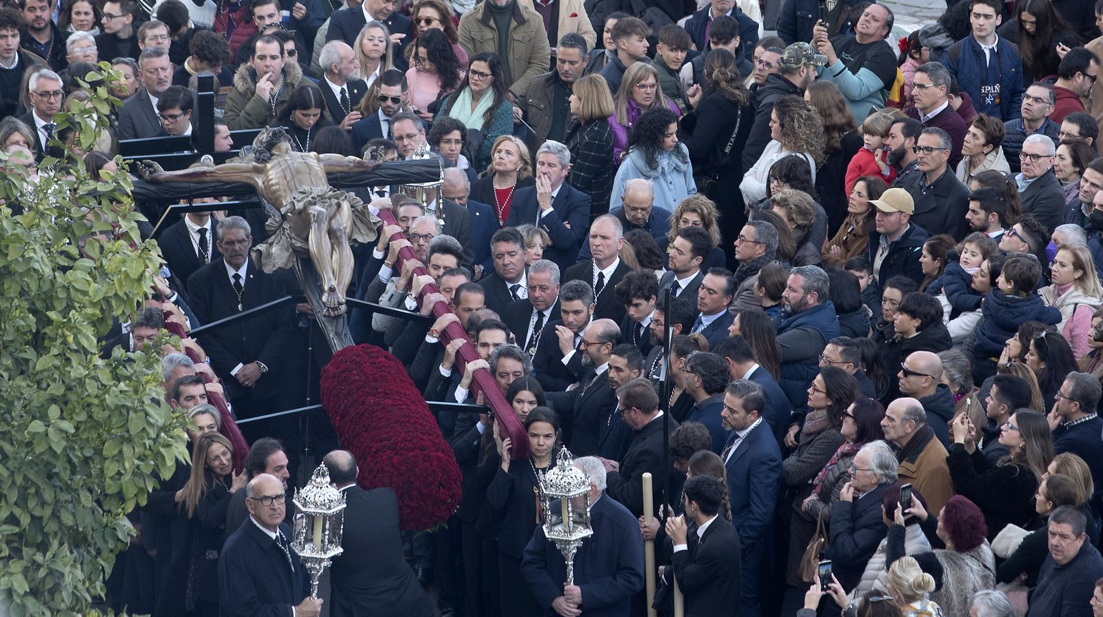 Imágenes del Vía crucis extraordinario del Cachorro por las calles de Triana
